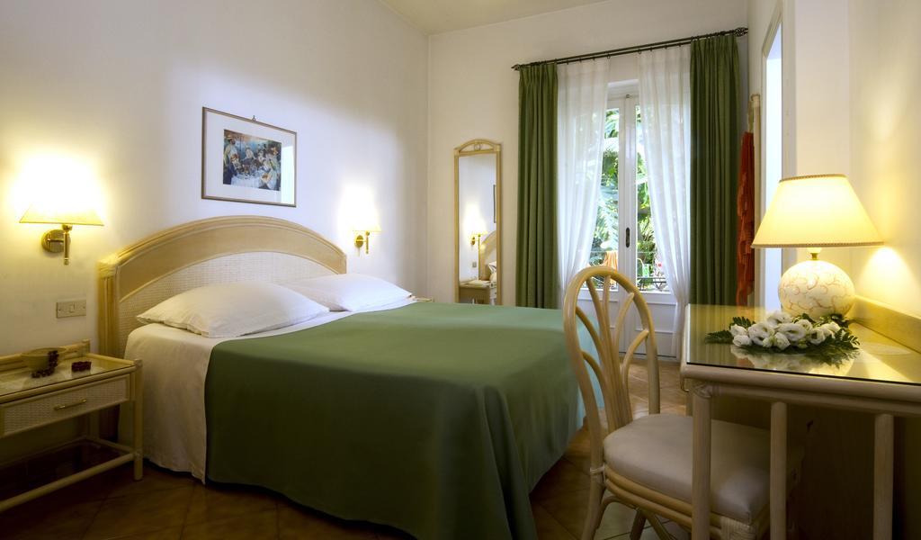 Hotel Villa Angelica Лакко-Амено Экстерьер фото