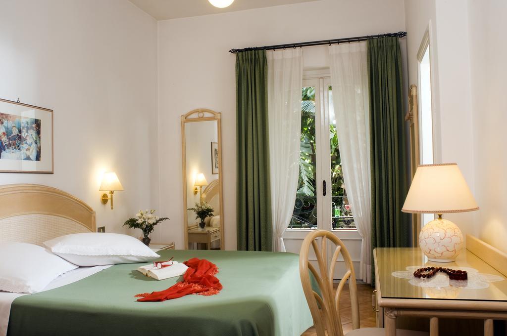Hotel Villa Angelica Лакко-Амено Экстерьер фото