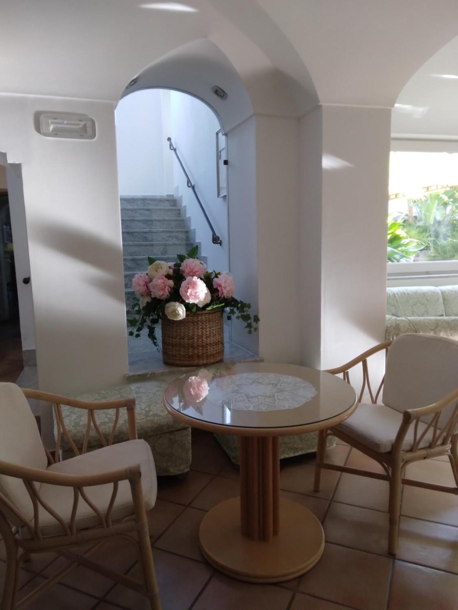 Hotel Villa Angelica Лакко-Амено Экстерьер фото