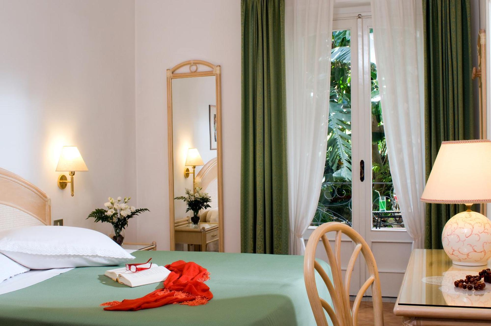 Hotel Villa Angelica Лакко-Амено Экстерьер фото